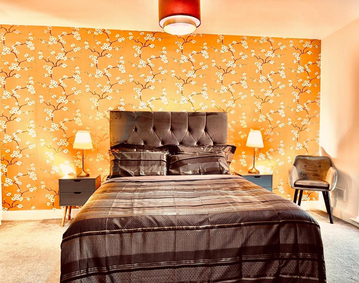 Ferienwohnung Modern Townhouse, Sleeps 4 With Parking Wakefield Exterior foto